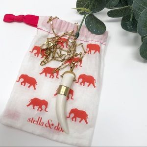 Stella & Dot Jewelry - Stella & Dot Sahara Horn Pendant Necklace Gold Stella & Dot Jewelry - Stella & Dot Sahara Horn Pendant Necklace Gold